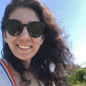 Meet your Posher, Derya